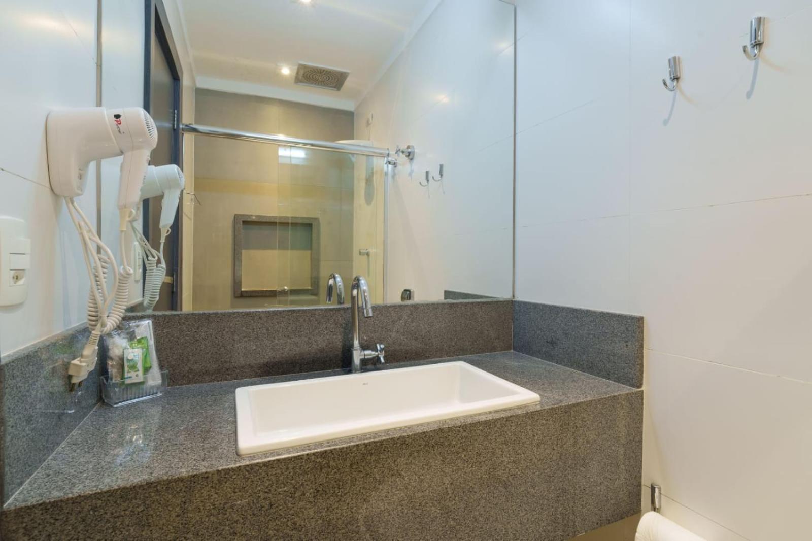 Uniclass Hotel Pinheiros San Paolo Esterno foto