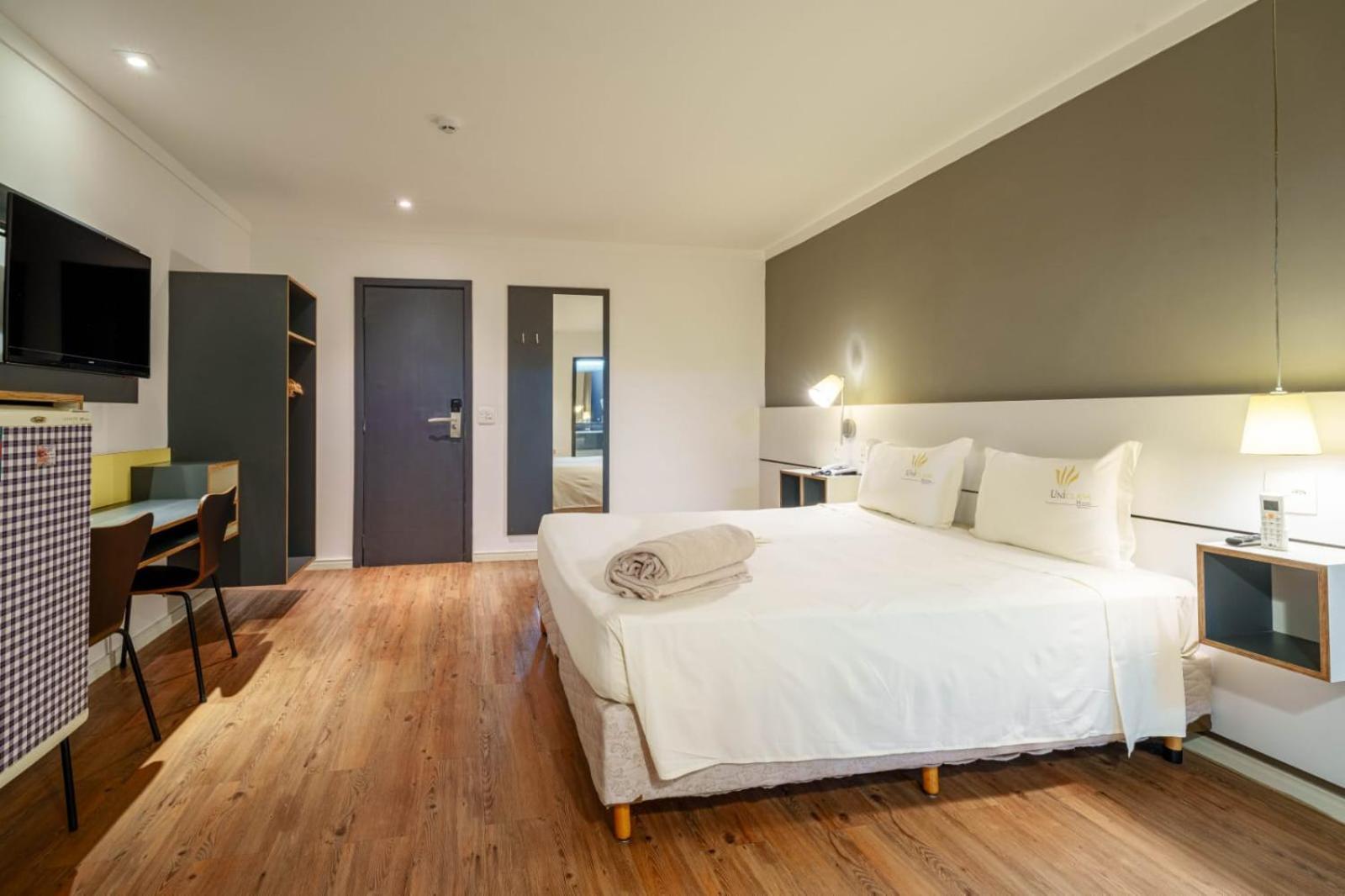 Uniclass Hotel Pinheiros San Paolo Esterno foto